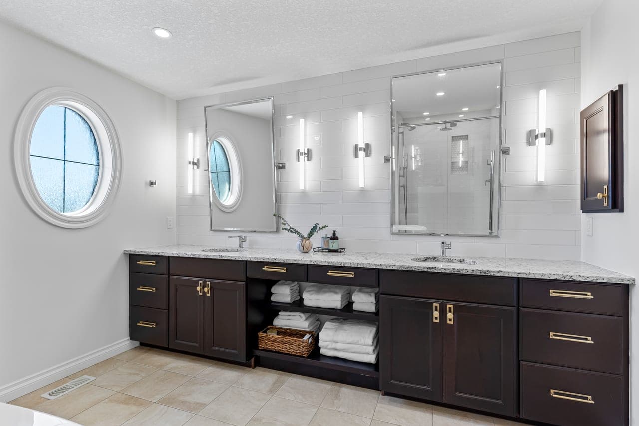 Clean Auburn Bay bathroom prepared for professional real estate photos in Calgary