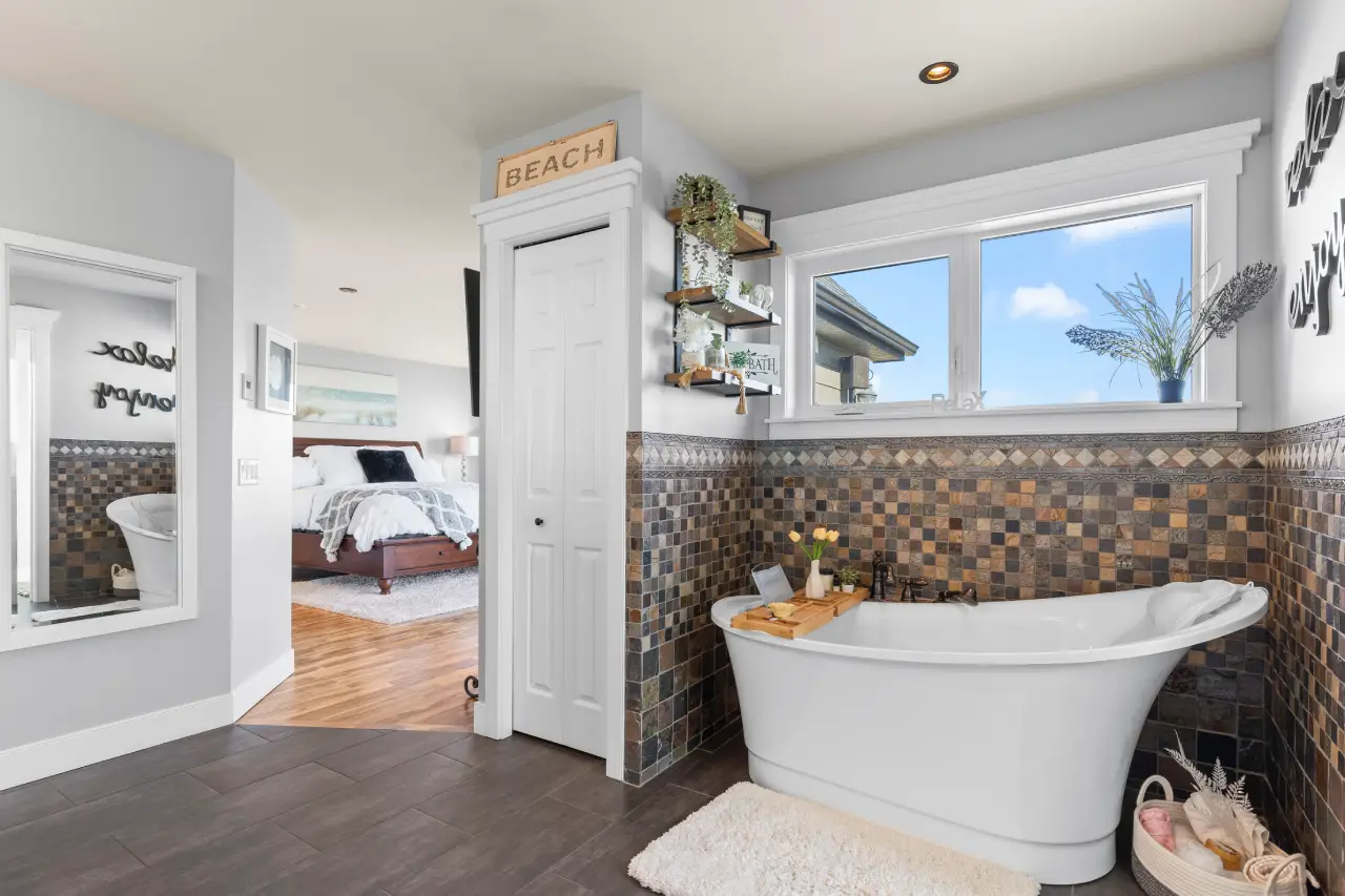 Bathroom Photography example by Photos 4 Real Estate in Calgary