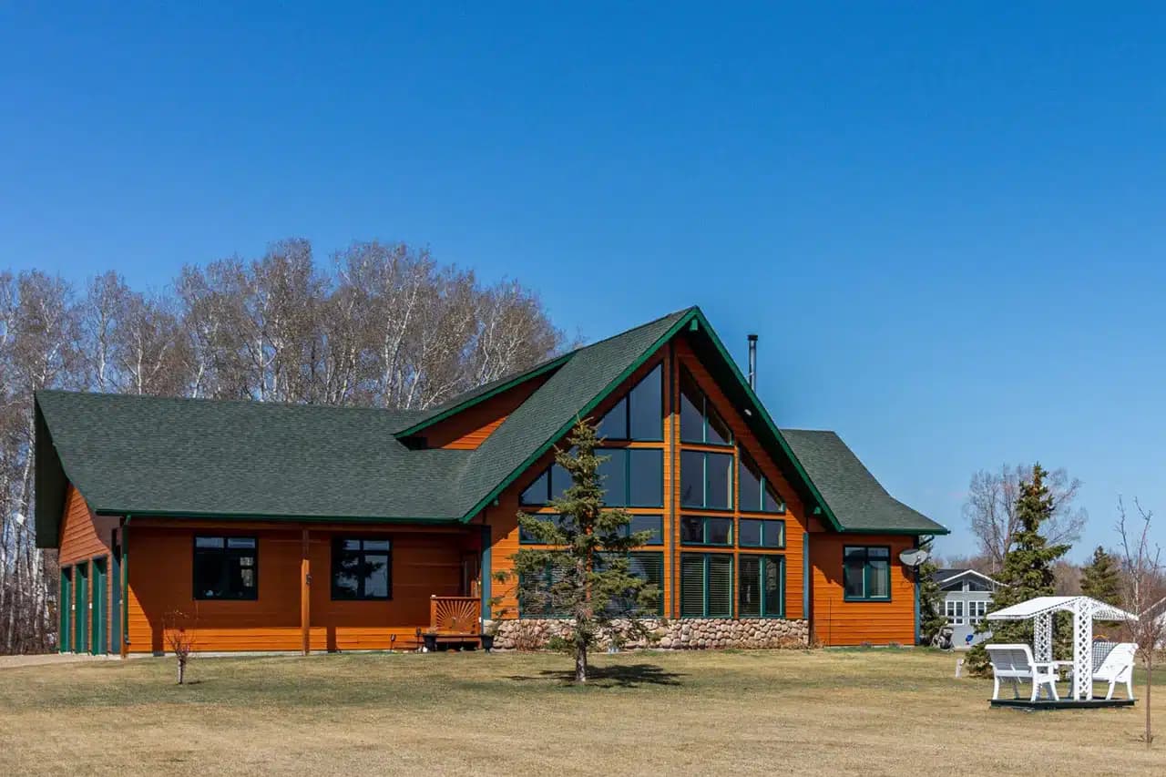 Exterior & Curb Appeal Photography example by Photos 4 Real Estate in Calgary