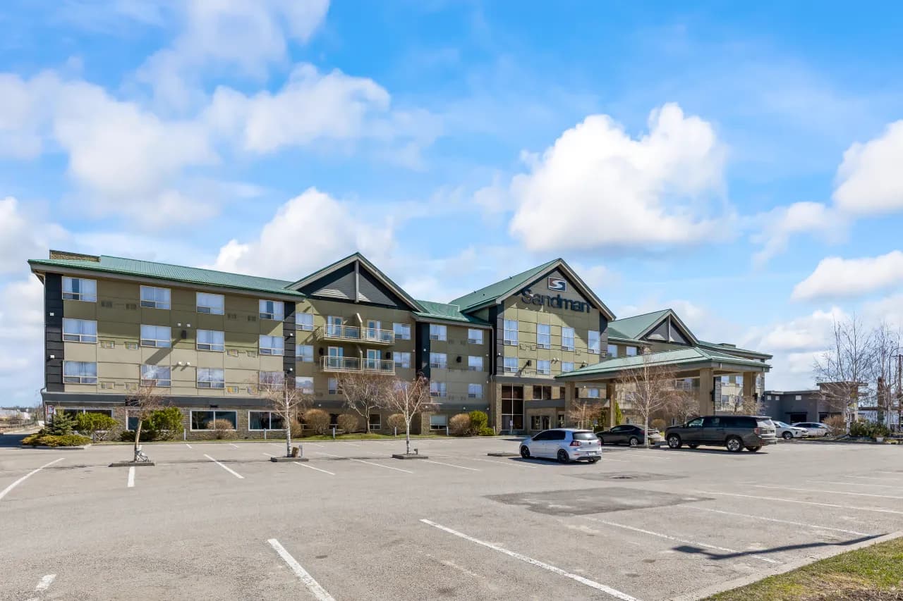 Sandman hotel in Calgary photographed for hotel and commercial marketing by Photos 4 Real Estate