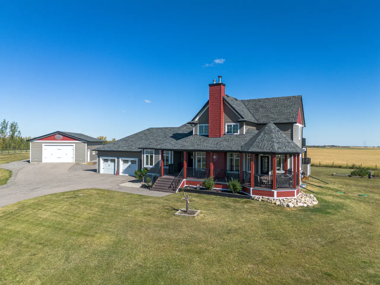 Drone photograph of an acreage property near Calgary